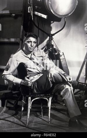 1953, le titre du film : À PARTIR D'ici à l'éternité, Directeur : Fred Zinnemann, Studio : COLUMBIA, Photo : 1953, AWARDS - Académie, meilleure photo, théâtre, NEW YORK, Burt Lancaster, l'AMOUR (Romance), la guerre et la vie militaire, la romance, guerre. (Crédit Image : SNAP) Banque D'Images