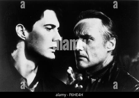 1986, le titre du film : Blue Velvet, Directeur : David Lynch, Studio : DEG, Photo : Dennis Hopper, David Lynch. (Crédit Image : SNAP) Banque D'Images