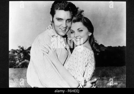 1956, le titre du film : LOVE ME TENDER, Directeur : ROBERT D. WEBB, Studio : FOX, Photo : DEBRA PAGET, ELVIS PRESLEY. (Crédit Image : SNAP) Banque D'Images