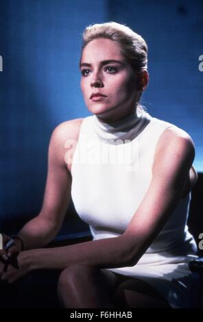 1992, le titre du film : BASIC INSTINCT, Réalisateur : Paul Verhoeven, Studio : TRI, Photo : Sharon Stone. (Crédit Image : SNAP) Banque D'Images