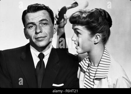 1955, le titre du film : TENDER TRAP, Réalisateur : CHARLES WALTERS, Photo : Debbie Reynolds, Frank Sinatra. (Crédit Image : SNAP) Banque D'Images