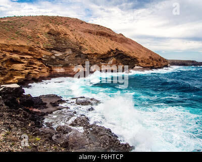 Vue sur la montagne jaune (Montana Amarilla) en cas de tempête. Costa del Silencio. Tenerife, Îles Canaries Banque D'Images