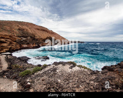 Vue sur la montagne jaune (Montana Amarilla) en cas de tempête. Costa del Silencio. Tenerife, Îles Canaries Banque D'Images