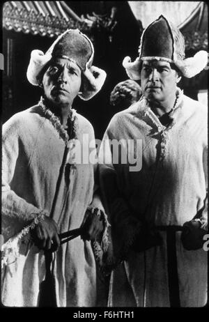 1962, le titre du film : ROUTE VERS HONG KONG, Directeur : NORMAN PANAMA, Studio : Paramount, Photo : Bing Crosby, Bob Hope. (Crédit Image : SNAP) Banque D'Images