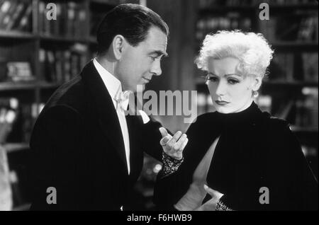 1932, le titre du film : COMME VOUS ME DÉSIREZ, Directeur : GEORGE FITZMAURICE, Studio : MGM, Photo : GEORGE FITZMAURICE, GRETA GARBO. (Crédit Image : SNAP) Banque D'Images