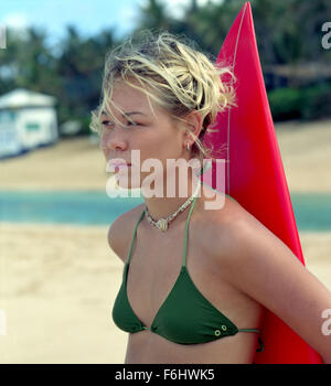 Jul 18, 2002 ; Hollywood, Californie, USA ; Lena, SANOE LAKE a surfé toute sa vie.. (Crédit Image : ) Banque D'Images