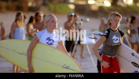 Jul 18, 2002 ; Hollywood, Californie, USA ; Anne Marie, Kate Bosworth se prépare pour la compétition de surf Pipe Masters car elle va jusqu'à l'égard des pro surfer KEALA KENNELLY.. (Crédit Image : ) Banque D'Images