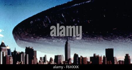 1996, le titre du film : le jour de l'indépendance, Studio : FOX, Photo : Alien Invasion, NEW YORK CITY, SCI-FI, aliens, CITY SCAPE, SOUCOUPE VOLANTE, UFO. (Crédit Image : SNAP) Banque D'Images