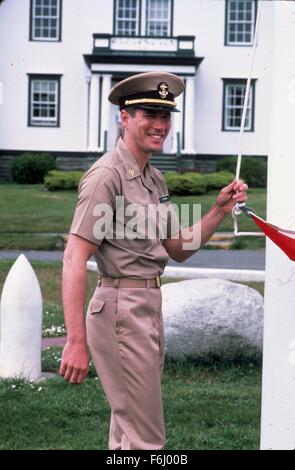 DATE DE SORTIE : Août 13, 1982 TITRE DE LA VIDÉO : Un Officier et Gentleman Réalisateur : Taylor Hackford STUDIO : Lorimar Film RÉSUMÉ : un jeune homme doit achever son œuvre à l'école d'aviation de la Marine pour devenir un aviateur, avec l'aide d'un sergent et sa nouvelle petite amie sur la photo : Richard Gere que Zack Mayo (Image Crédit : c Lorimar Film/photos) Banque D'Images