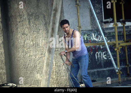 Sep 13, 2002 ; Hollywood, CA, USA ; PADDY CONSIDINE comme Johnny dans le théâtre romantique ''In America'' réalisé par Jim Sheridan. Banque D'Images