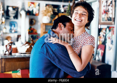 Nov 13, 2002 ; Paris, France ; JEAN-PIERRE BACRI comme Jacques et Emilie Dequenne comme Laura dans le théâtre Romantique/Comédie ''La femme de ménage'' réalisé par Claude Berri. Banque D'Images