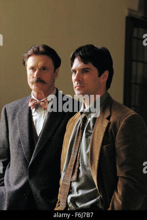 Feb 03, 2003 ; Hollywood, CA, USA ; PATRICK BERGIN (à gauche) en tant que directeur de l'école prép-et Thomas Gibson comme Richard dans le drame ''Brosse avec sort'' réalisé par Brent Shields. Banque D'Images