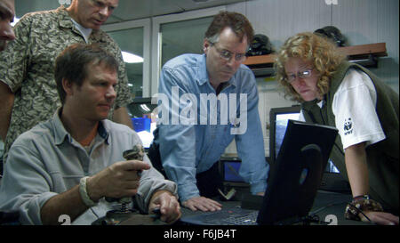 13 mai, 2003 ; Toronto, Ontario, Canada ; Regina écologiste microbien Lori Johnston et scènes de film IMAX Le ''''Ghosts of the Abyss'''' -- a propos de l'épave du Titanic Banque D'Images