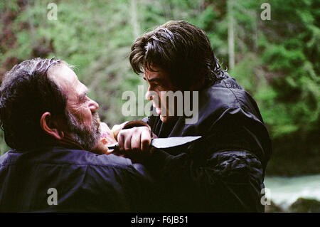 13 mai, 2003 ; Toronto, Ontario, Canada, Benicio Del Toro et Tommy Lee Jones en 2003 film le Chassé. Banque D'Images