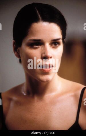 Sep 30, 2003 ; Hollywood, CA, USA ; l'actrice NEVE CAMPBELL stars comme Ry dans le Robert Altman réalisé théâtre, 'l'entreprise'. Banque D'Images