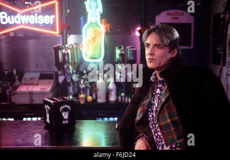 Jun 09, 2003 ; London, England, UK ; MICHAEL PRAED comme la Reine dans le crime, la comédie ''neuf morts Gay Guys'' réalisé par Ky Mo Lab. Banque D'Images