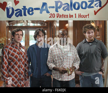 Jun 23, 2005 ; Hollywood, CA, USA ; (L-R) Steve Carell stars comme Andy, le personnage de la comédie "La Vierge de 40 ans, dont l' pals David (Paul Rudd), Jay (ROMANY MALCO) et Cal (Seth Rogen) rendre leur mission de lui trouver une date. Réalisé par Judd Apatow. Qui sortira le 19 août 2005. Crédit obligatoire : Photo par Universal Pictures. (Ac) Copyright 2005 by Courtesy of Universal Pictures Banque D'Images