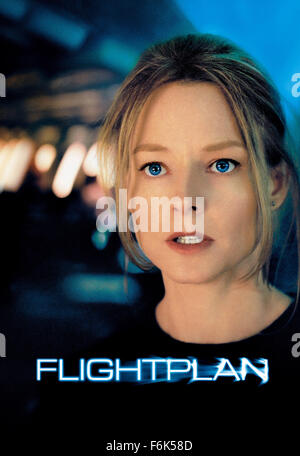 DATE DE SORTIE : Septembre 23, 2005. Titre du film : Flightplan. STUDIO : Touchstone Pictures. PLOT : un thriller claustrophobe, Hitchcockian. Une femme endeuillée et sa fille sont dans l'avion du retour de Berlin à l'Amérique. À 30 000 pieds de l'enfant disparaît et personne n'admet qu'elle n'a jamais été dans l'avion. Sur la photo : JODIE FOSTER comme Kyle Prett. Banque D'Images