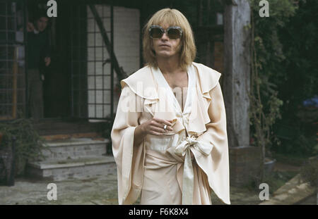 Mar 24, 2006 ; London, England, UK ; acteur LEO GREGORY fidèlement Brian Jones, co-fondateur du groupe rock, 'The Rolling Stones', dans le Stephen Woolley musique/drame biographique réalisé, 'Stoned.' Crédit obligatoire : Photo par numéro 9 Films Ltd.. (C) Copyright 2006 by Courtesy of Number 9 Films Ltd. Banque D'Images