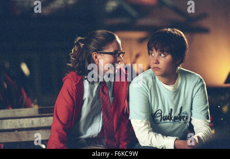 DATE DE SORTIE : Mars 17, 2006. Titre du film : Elle est l'homme. STUDIO : DreamWorks. Résumé : Quand son frère décide d'abandonner pour quelques semaines à Londres, Viola se dirige vers son pensionnat d'élite, se déguise en lui, et passe à l'automne pour l'un de ses coéquipiers de soccer. Sur la photo : Amanda Bynes comme Viola. Banque D'Images