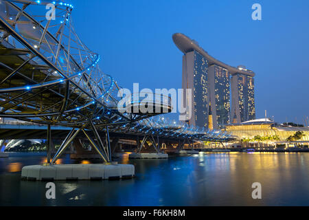 Singapour Marina Bay City Skyline panorama de nuit Banque D'Images
