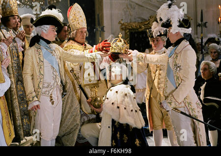 DATE DE SORTIE : Octobre 20, 2006. Titre du film : Marie Antoinette. STUDIO : Columbia Pictures. Résumé : L'adaptation de la France, mais l'emblématique malheureuse reine, Marie Antoinette. À partir de ses fiançailles et mariage de Louis XVI à 15 de son règne en tant que reine à 19 ans et à sa décapitation en 1793 à l'âge de 38 ans. Sur la photo : . Banque D'Images