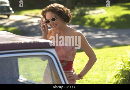 Sep 05, 2006 ; Los Angeles, CA, USA ; DATE DE SORTIE : 8 septembre 2006. Réalisateur : Allen Coulter. Entreprise : Focus Features. Résumé : L'exploration convaincante de la renommée et de l'identité, inspiré par l'un des plus célèbres d'Hollywood, des mystères. L'histoire suit un détective privé des années 50, qui enquête sur la mort mystérieuse de 'Superman' star George Reeves, met au jour des connexions inattendues à sa propre vie comme l'affaire devient plus personnelle. L'affaire torride Reeves a eu avec la femme d'un cadre d'un studio pourrait détenir la clé de la vérité. Photo : Robin Tunney (à gauche) et KATHLEEN ROBERTSON (à droite). Mandator Banque D'Images