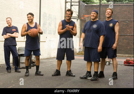 DATE DE SORTIE : Juillet 12, 2007. Titre de la vidéo : Je vous prononce maintenant Chuck et Larry. STUDIO : Universal Pictures. Résumé : deux pompiers de Brooklyn, prétendre être un couple gay, afin de recevoir les avantages partenaires. Photo : KEVIN JAMES comme Larry Valentine. Banque D'Images