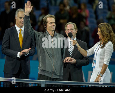 Londres, Royaume-Uni. 17 novembre, 2015. Tennis ATP Tour finals. Jour 3. Stefan Edberg est intronisé au Temple de la renommée de l'ATP. Credit : Action Plus Sport Images/Alamy Live News Banque D'Images