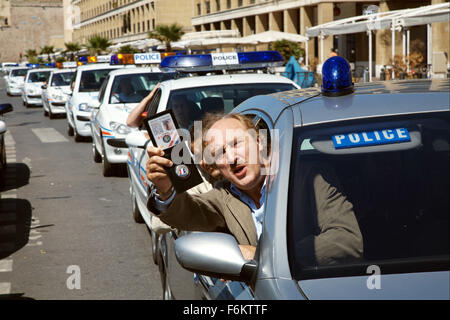 08 mai 2007 - Marseille, FRANCE - DATE DE SORTIE : mai 2007. Autre titre : T4xi. Réalisateur : Gérard Krawczyk. STUDIO : Europa Corp.. Résumé : Dans la région de Marseille (France), qualifiée de livraison de pizza boy Daniel change d'emploi pour devenir un chauffeur de taxi, mais son rêve est de devenir une voiture de course F1 pilote. Arrêté par la police pour une infraction de vitesse énorme, il aidera l'inspecteur Emilien, un perdant sur la piste de l'Allemand des voleurs de banque, alors il ne perd pas son permis et son emploi. Sur la photo : Samy Naceri, Frédéric DIEFENTHAL, BERNARD FARCY, et EMMA SJOBERG étoile dans le film français Taxi 4. (Crédit Image : c Europa Corp. Banque D'Images