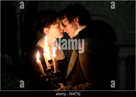 DATE DE SORTIE : Août 10, 2007. STUDIO : Scion Films Limited/Miramax Films. PLOT : Un portrait biographique d'une pré-fame Jane Austen et sa romance avec un jeune Irlandais. Photo : Anne Hathaway et JAMES McAVOY. Banque D'Images