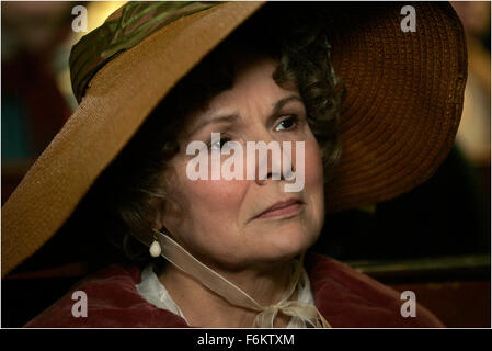 DATE DE SORTIE : Août 10, 2007. STUDIO : Scion Films Limited/Miramax Films. PLOT : Un portrait biographique d'une pré-fame Jane Austen et sa romance avec un jeune Irlandais. Photo : JULIE WALTERS. Banque D'Images