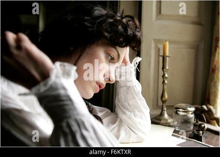 DATE DE SORTIE : Août 10, 2007. STUDIO : Scion Films Limited/Miramax Films. PLOT : Un portrait biographique d'une pré-fame Jane Austen et sa romance avec un jeune Irlandais. Photo : Anne Hathaway. Banque D'Images