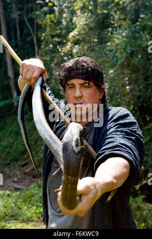 Aug 06, 2007 - Chiang Mai, Thaïlande, CA - DATE DE SORTIE : décembre 2007. Titre du film : John Rambo - STUDIO : au marbre. Résumé : Le prochain chapitre conclut Rambo recrutés par un groupe de chrétiens de l'homme des missionnaires pour les protéger contre les pirates, lors d'une prestation d'aide humanitaire pour les persécutés Karen birmans. Après certains des missionnaires sont faits prisonniers par les soldats birmans sadiques, Rambo obtient une deuxième tâche impossible : pour réunir une équipe de mercenaires pour sauver les survivants de secours. Sur la photo : SLYVESTER STALLONE comme un serpent catcher sur l'ensemble de 'John Rambo." (Crédit Imag Banque D'Images