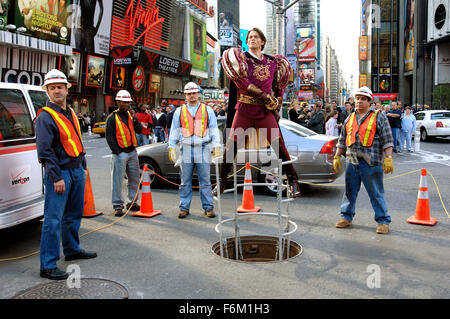 DATE DE SORTIE : Novembre 11, 2007. STUDIO : Walt Disney Pictures. PLOT : un conte de Disney classique entre en collision avec le New York City dans l'histoire d'une princesse de conte du passé qui n'est poussée dans l'actuelle par une reine maléfique. Peu après son arrivée, la princesse Giselle commence à changer son point de vue sur la vie et l'amour après avoir rencontré un bel avocat. Photo : James Marsden. Banque D'Images