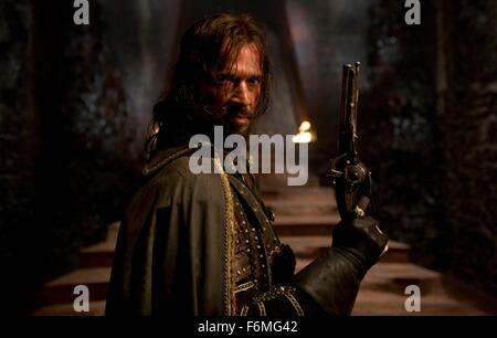 DATE DE SORTIE : 23 décembre 2009. Titre du film : Solomon Kane. STUDIO : Davis-Films. PLOT : un mercenaire qui doit son âme au diable lui-même en luttant contre le mal rachète. Sur la photo : Jacques Villeret que Solomon Kane. Banque D'Images