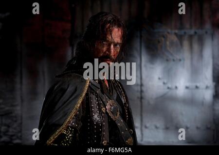 DATE DE SORTIE : 23 décembre 2009. Titre du film : Solomon Kane. STUDIO : Davis-Films. PLOT : un mercenaire qui doit son âme au diable lui-même en luttant contre le mal rachète. Sur la photo : Jacques Villeret que Solomon Kane. Banque D'Images