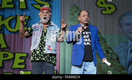 DATE DE SORTIE : Avril 20, 2010. Titre du film : heech et Chong's Hey Watch. STUDIO : The Weinstein Company. PLOT : un documentaire basé sur Cheech et Chong'sLight Up America reunion tour. Sur la photo : CHEECH MARIN et Tommy Chong. Banque D'Images