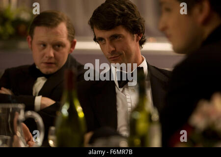 DATE DE SORTIE : Août 17, 2010. Titre du film : Cemetery Junction. STUDIO : Sony Pictures. Synthèse : 1970-set comédie centrée sur trois hommes travaillant au professionnel d'upstart une compagnie d'assurance. Sur la photo : MATTHEW GOODE comme Mike Ramsey Banque D'Images