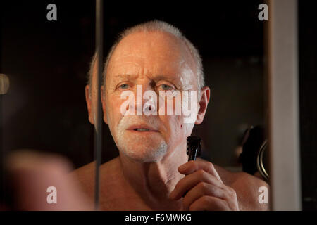 DATE DE SORTIE : Janvier 28, 2011 TITRE DE LA VIDÉO : le Rite STUDIO : New Line Cinema Réalisateur : Mikael Hafstrom PLOT : un prêtre américain se rend en Italie pour étudier dans une école d'exorcisme SUR LA PHOTO : Anthony Hopkins comme père Lucas (crédit Image : c New Line Cinema/photos) Banque D'Images