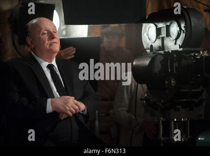 DATE DE SORTIE : Novembre 23, 2012 Title : Hitchcock Studio : Paramount Pictures Réalisateur : Sacha Gervasi PLOT : Une histoire d'amour entre Alfred Hitchcock et cinéaste influente épouse Alma Reville lors du tournage de Psycho en 1959 PHOTO : Anthony Hopkins en Alfred Hitchcock (Crédit : c ParamountPictures/photos) Banque D'Images