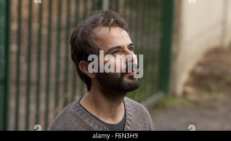 DATE DE SORTIE : Décembre 20, 2013 Title : Le passé aka Le passe STUDIO : Sony Pictures Classics Directeur : Asghar Farhadi PLOT : Un iranien déserte son épouse française et ses deux enfants pour retourner à sa patrie. Pendant ce temps, sa femme se met en place une nouvelle relation, une réalité confronte son mari à la demande de son épouse pour un divorce sur la photo : ALI MOSSAFA comme Ahmad (Crédit : c Sony Pictures Classics/photos) Banque D'Images