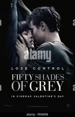 DATE DE SORTIE : Février 13, 2015 Title : 50 nuances de Grey STUDIO : Universal Pictures Réalisateur : Sam Taylor-Johnson PLOT : Anastasia Steele, étudiant la littérature est à jamais quand elle rencontre beau, encore tourmenté, milliardaire Christian Grey présenté : Poster Art (Crédit : c Universal Pictures/photos) Banque D'Images