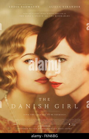 DATE DE SORTIE : Novembre 27, 2015 Title : The Danish Girl STUDIO : Focus Réalisateur : Tom Hooper PLOT : La remarquable histoire d'amour inspirée par la vie des artistes Lili Elbe et Gerda Wegener. Lili et Gerda's mariage travail et évoluer dans leur parcours Lili's voyage révolutionnaire comme un pionnier des transgenres présenté : ALICIA VIKANDER comme Gerda Wegener et Taylor Lautner comme Einar Wegener / Lili Elbe (Credit : c Focus/photos) Banque D'Images