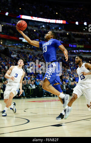 Chicago, Illinois, USA. 17 novembre, 2015. Kentucky Wildcats guard Ésaïe Briscoe (13) le dernier coup de l'avertisseur au Kentucky joué duc le mardi 16 novembre 2015 à Chicago, IL © Lexington Herald-Leader/ZUMA/Alamy Fil Live News Banque D'Images