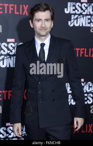 New York, NY, USA. 17 novembre, 2015. Au niveau des arrivées de David Tennant pour MARVEL'S JESSICA JONES de la série d'origine Netflix Premiere, Regal Cinemas E-promenade, New York, NY, 17 novembre 2015. Credit : Abel Fermin/Everett Collection/Alamy Live News Banque D'Images