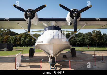 Vue avant de l'avion amphibie Catalina consolidé à partir de la DEUXIÈME GUERRE MONDIALE Banque D'Images