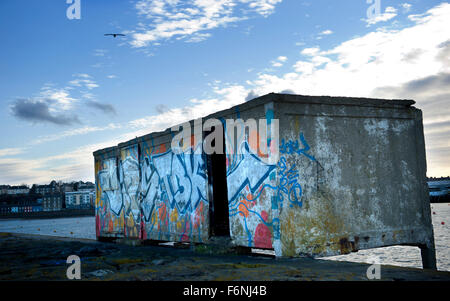 Bâtiment abandonné sur le brise-lames à Granton, Newhaven, Leith près d'Édimbourg Banque D'Images