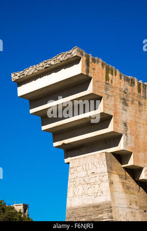 Monument à Francesc Macià leader politique catalane par le sculpteur Josep Maria Subirachs, Plaça de Catalunya. Barcelone, Espagne. Banque D'Images