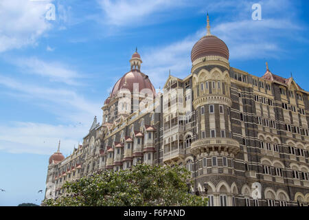 MUMBAI, INDE - Le 9 octobre 2015 : Taj Mahal Palace Hotel à Mumbai, Inde. Cet hôtel cinq étoiles est ouverte à 1903 et ont 560 r Banque D'Images